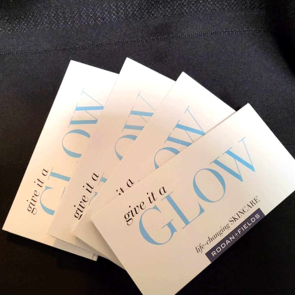 Rodan and Fields Hive it a Glow sample packs.